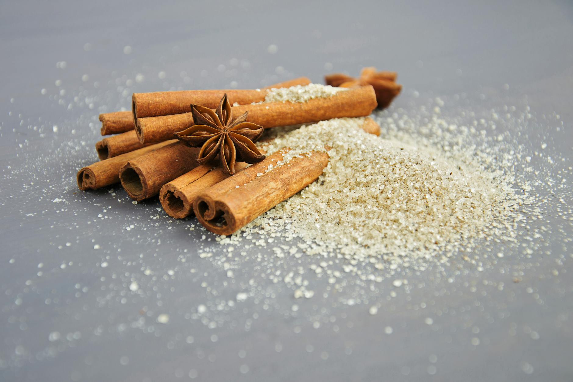 cinnamon and star anis spices